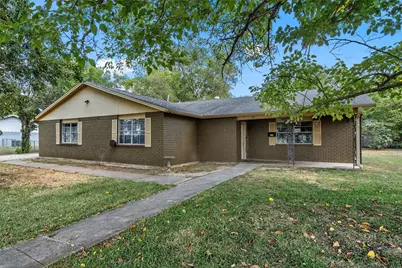 218 N Calhoun Street, Groesbeck, TX 76642 - Photo 1