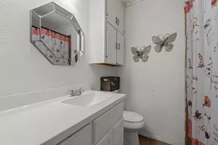 218 N Calhoun St, Groesbeck, TX 76642 - Photo 11