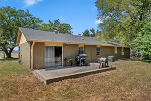 218 N Calhoun St, Groesbeck, TX 76642 - Photo 15