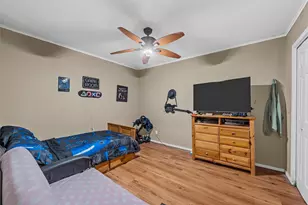 218 N Calhoun St, Groesbeck, TX 76642 - Photo 9