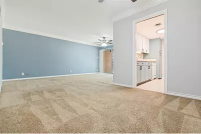 524 E Avenue J #C, Grand Prairie, TX 75050 - Photo 5