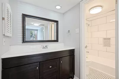 524 E Avenue J #C, Grand Prairie, TX 75050 - Photo 9