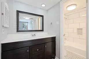 524 E Avenue J, Grand Prairie, TX 75050 - Photo 9