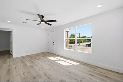 905 E Shaw Street, Fort Worth, TX 76110 - Photo 17