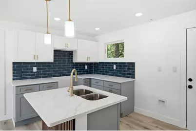 905 E Shaw Street, Fort Worth, TX 76110 - Photo 9