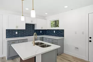905 E Shaw St, Fort Worth, TX 76110 - Photo 9