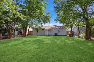 905 E Shaw St, Fort Worth, TX 76110 - Photo 5