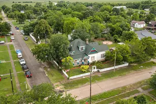 303 Market St, Honey Grove, TX 75446 - Photo 29
