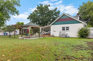 303 Market St, Honey Grove, TX 75446 - Photo 27