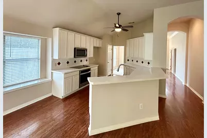 409 Crestview Point Drive, Lewisville, TX 75067 - Photo 11