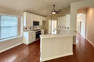 409 Crestview Point Dr, Lewisville, TX 75067 - Photo 11