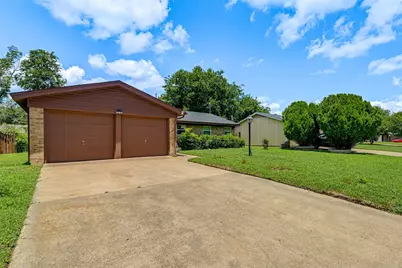 2009 Meadow Glen, Irving, TX 75060 - Photo 1