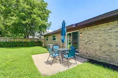 2009 Meadow Glen, Irving, TX 75060 - Photo 21
