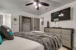 2009 Meadow Glen, Irving, TX 75060 - Photo 13