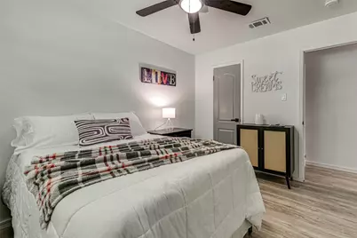 2009 Meadow Glen, Irving, TX 75060 - Photo 15