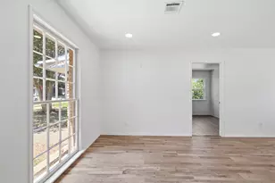 1219 Daisy Ln, Irving, TX 75061 - Photo 5