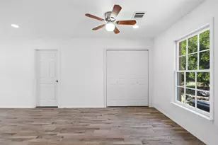 1219 Daisy Ln, Irving, TX 75061 - Photo 11