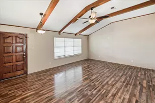 710 E Avenue A, Rosebud, TX 76570 - Photo 7