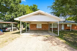 710 E Avenue A, Rosebud, TX 76570 - Photo 3