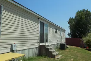 192 Salt Grass Cir, Poolville, TX 76487 - Photo 5