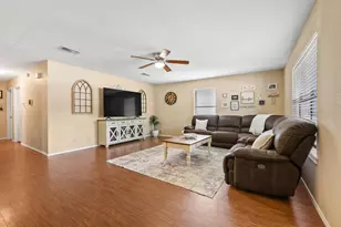 713 Patricia Dr, Sherman, TX 75090 - Photo 5