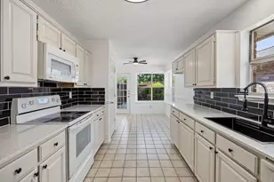 537 Raintree Cir, Coppell, TX 75019 - Photo 11