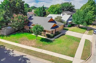 1440 Thistlewood Ln, Grapevine, TX 76051 - Photo 3