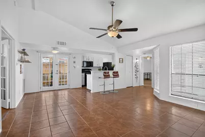 303 Liberty Place, Grand Prairie, TX 75052 - Photo 3