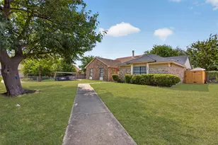 303 Liberty Pl, Grand Prairie, TX 75052 - Photo 1