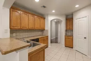 565 Griffith Dr, Saginaw, TX 76179 - Photo 7