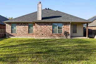 565 Griffith Dr, Saginaw, TX 76179 - Photo 17
