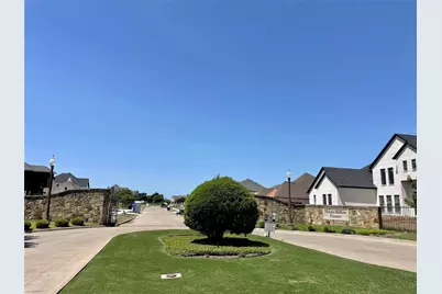 1304 Estate Drive, Ennis, TX 75119 - Photo 3