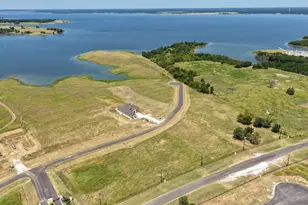 571 Lakeshore Ter, Windom, TX 75492 - Photo 1