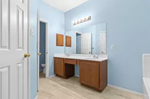 12652 Oakwood Cir, Fort Worth, TX 76040 - Photo 7