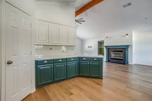 321 E Woody Creek Ct, Springtown, TX 76082 - Photo 9