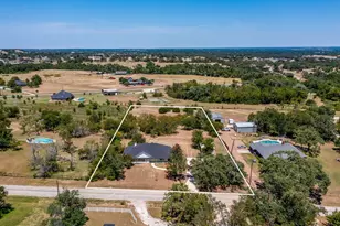 321 E Woody Creek Ct, Springtown, TX 76082 - Photo 3