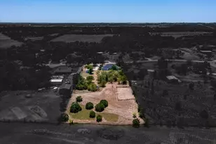 321 E Woody Creek Ct, Springtown, TX 76082 - Photo 3