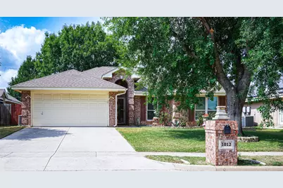 1012 Kingsley Drive, Saginaw, TX 76179 - Photo 1