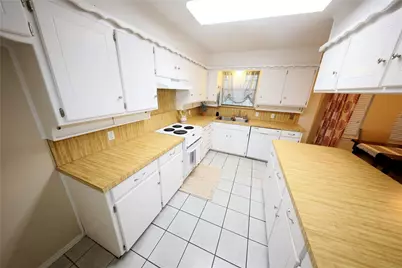 2204 Towne North Drive, Cleburne, TX 76033 - Photo 7