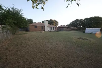 2204 Towne North Drive, Cleburne, TX 76033 - Photo 5