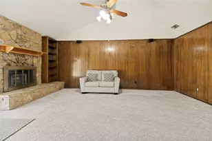 7805 Marlborough Dr W, Fort Worth, TX 76134 - Photo 9