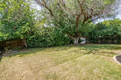 105 Lakeway Drive, Benbrook, TX 76126 - Photo 39