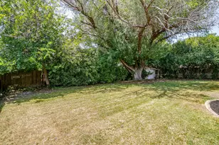 105 Lakeway Dr, Benbrook, TX 76126 - Photo 39