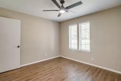 105 Lakeway Drive, Benbrook, TX 76126 - Photo 29