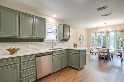105 Lakeway Drive, Benbrook, TX 76126 - Photo 17