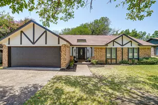 105 Lakeway Dr, Benbrook, TX 76126 - Photo 1
