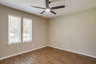 105 Lakeway Dr, Benbrook, TX 76126 - Photo 27
