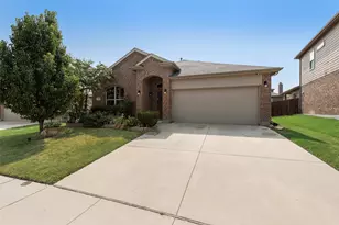 1733 Falling Star Dr, Fort Worth, TX 76052 - Photo 1
