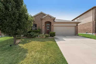 1733 Falling Star Drive, Fort Worth, TX 76052 - Photo 3