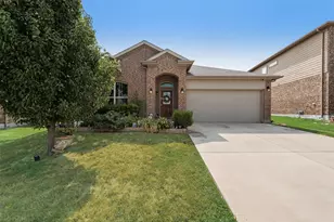 1733 Falling Star Dr, Fort Worth, TX 76052 - Photo 3